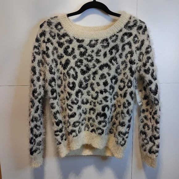 Oversized Leopard Sweater - Picture 9 of 11